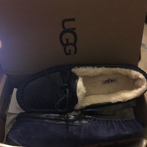 UGG Dakota Moccasins in Navy Crocodile